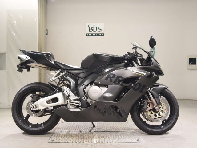 Honda CBR1000RR 2004