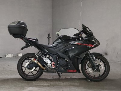 Yamaha YZF-R25 2015