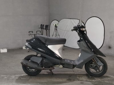 Suzuki ADDRESS V100