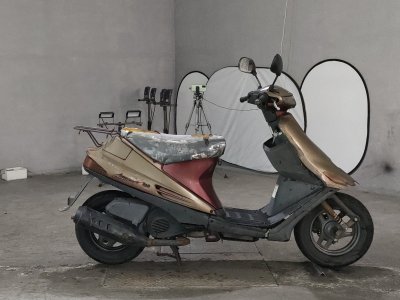 Suzuki ADDRESS V100