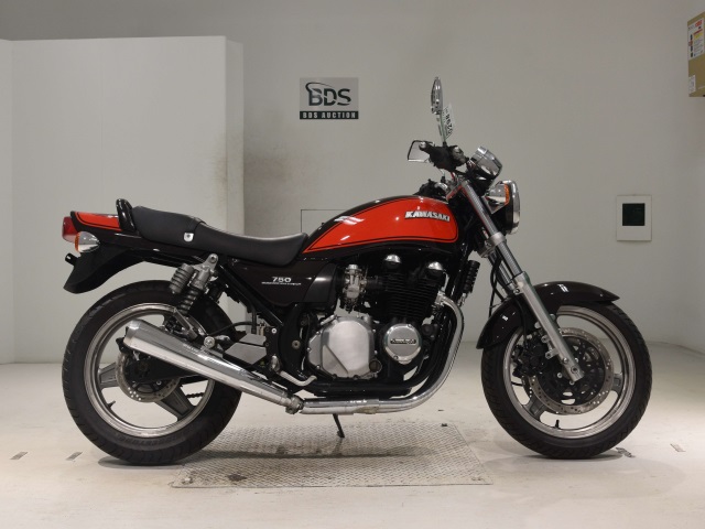 Kawasaki ZEPHYR750 2025