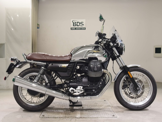 Moto Guzzi V7 3ｱﾆﾍﾞﾙｻﾘｵ 2017