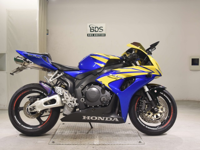 Honda CBR1000RR 2006