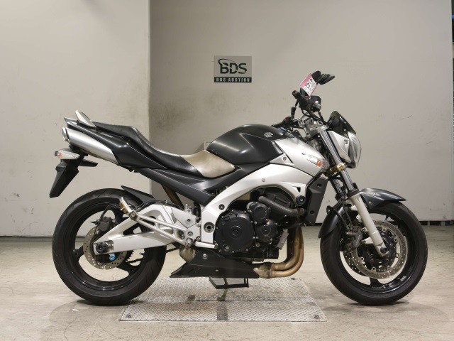 Suzuki GSR400 2008