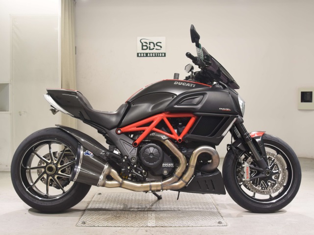 Ducati DIAVEL CARBON 2018