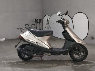 Suzuki ADDRESS V100