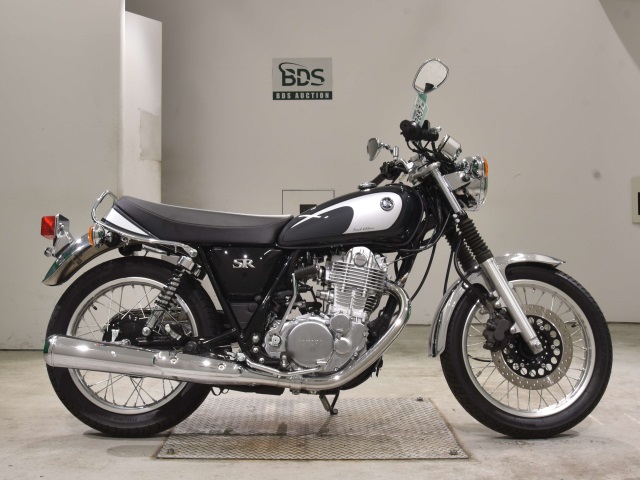 Yamaha SR400 2021