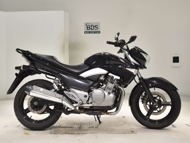 Suzuki GSR250