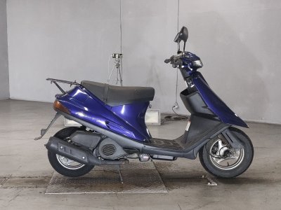 Suzuki ADDRESS V100