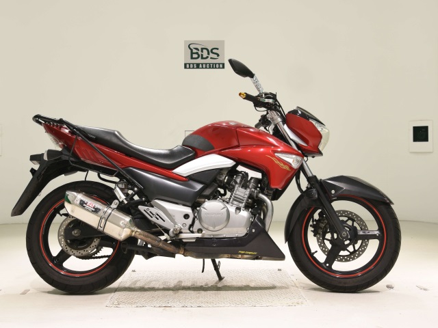 Suzuki GSR250
