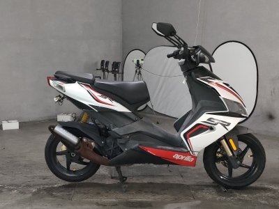 Aprilia sr50r 2017