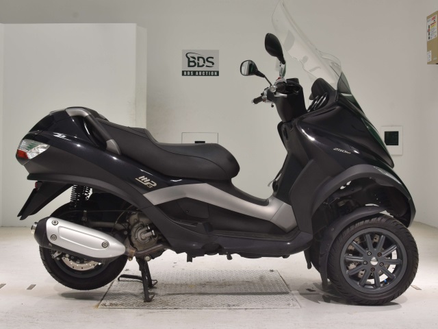 Piaggio MP3 250