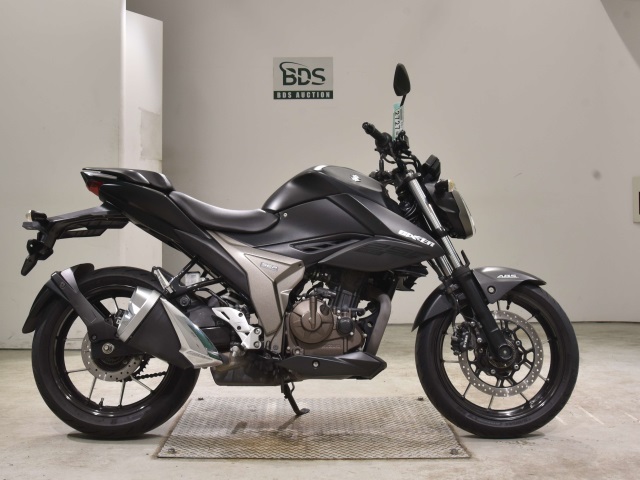 Suzuki GIXXER250