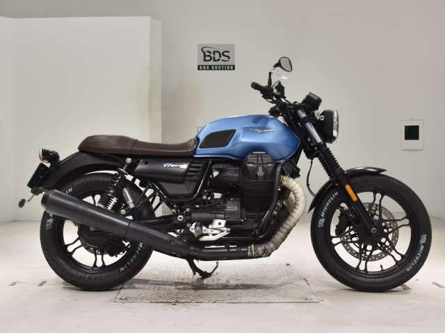 Moto Guzzi V7 3ｽﾄｰﾝ 2017