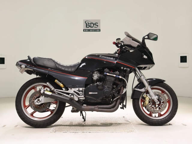 Kawasaki GPZ900R 1988