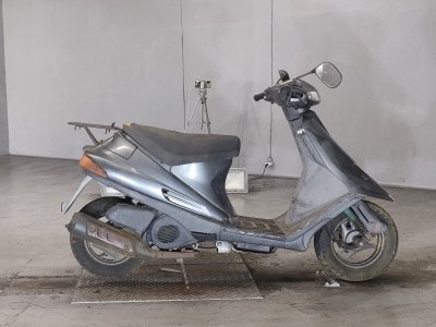 Suzuki ADDRESS V100
