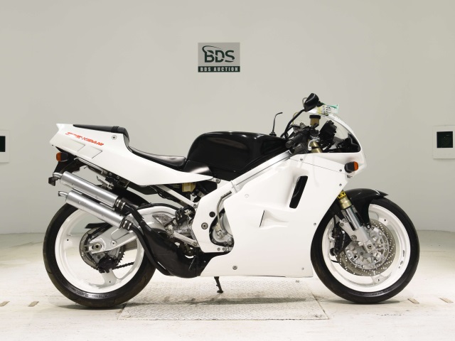 Suzuki RGV250 1992