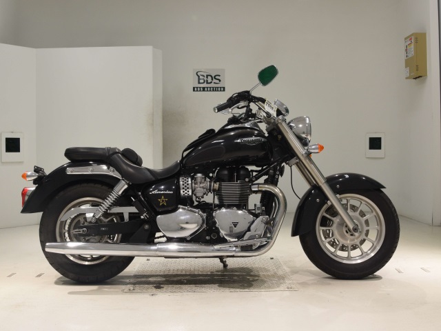 Triumph BONNEVILLE AMERICA 2015