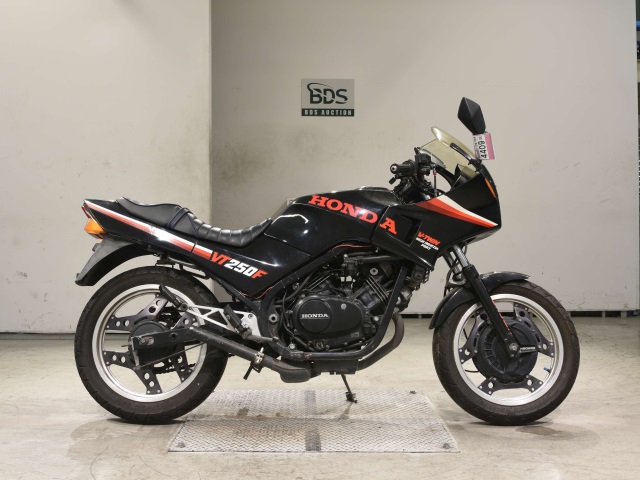 Honda VT250F XELVIS