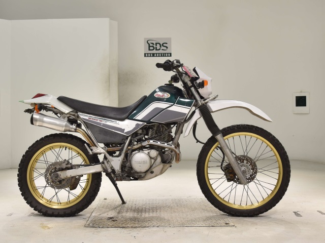 Yamaha SEROW XT225 2000