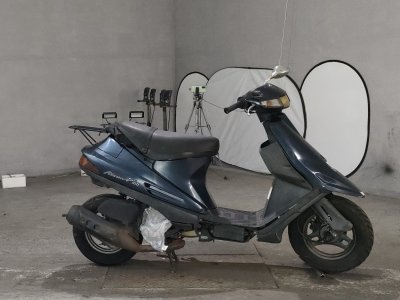 Suzuki ADDRESS V100