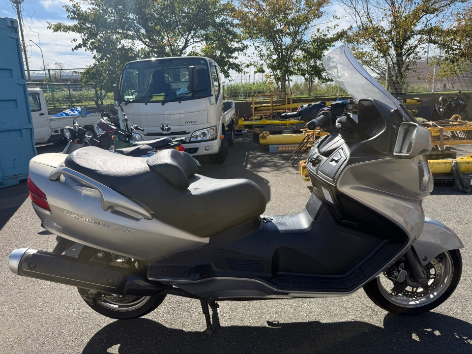 Suzuki SKYWAVE 650 2004