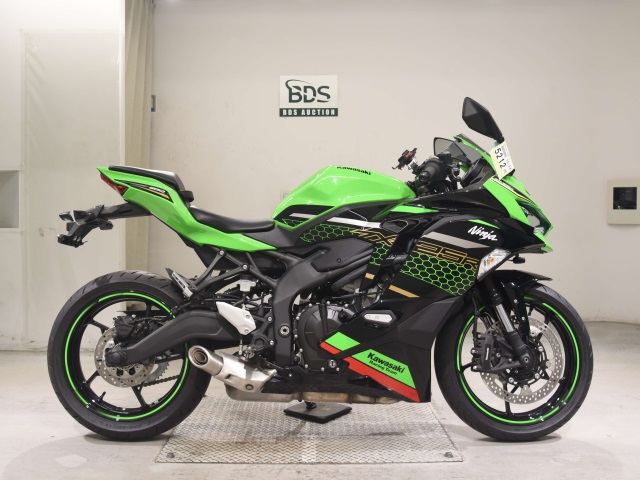 Kawasaki NINJA ZX-25R KRT 2021