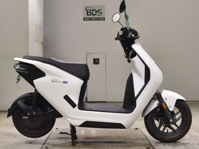 Honda EM1E: 2023