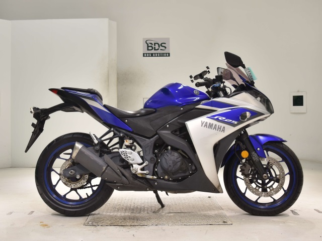 Yamaha YZF-R25 2015