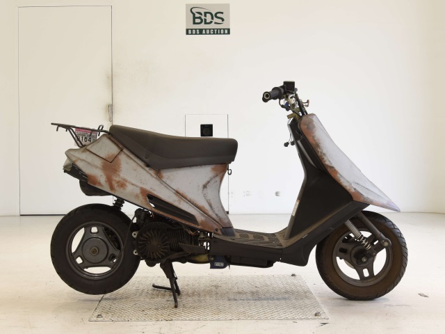 Suzuki ADDRESS V100