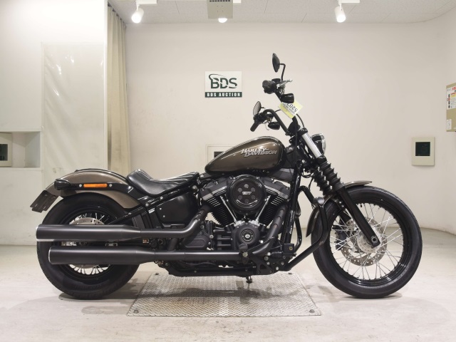 HD STREETBOB FXBB1750 2020