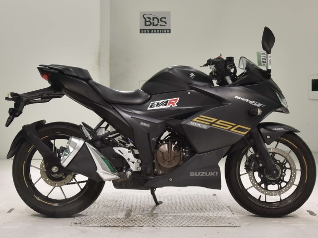 Suzuki GIXXER250SF
