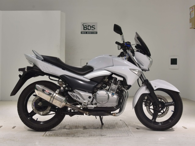 Suzuki GSR250