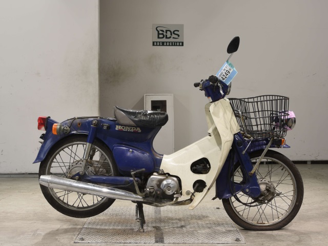 Honda C50 2000