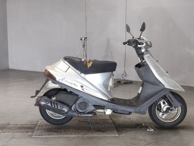 Suzuki ADDRESS V100