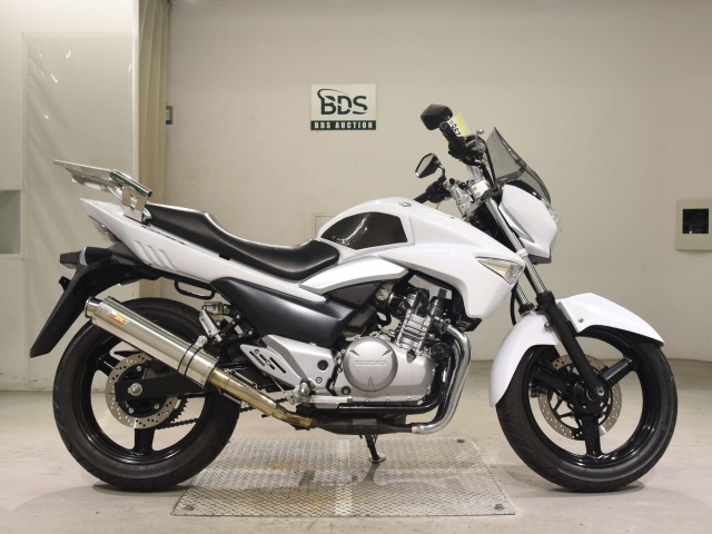 Suzuki GSR250