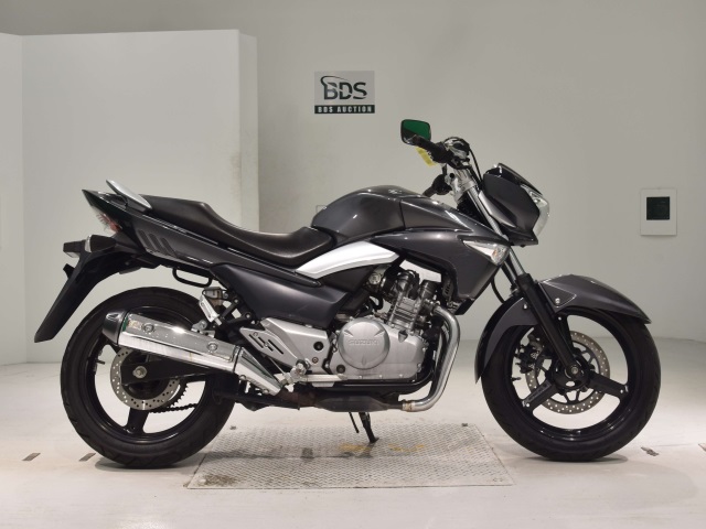 Suzuki GSR250