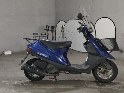 Suzuki ADDRESS V100