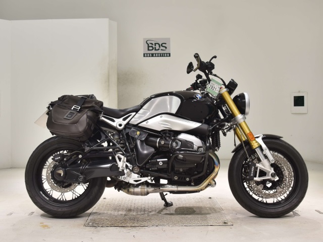 BMW R NINE T 2019