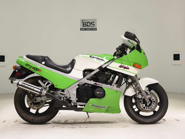 Kawasaki GPZ400R 1985