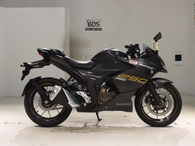 Suzuki GIXXER SF250