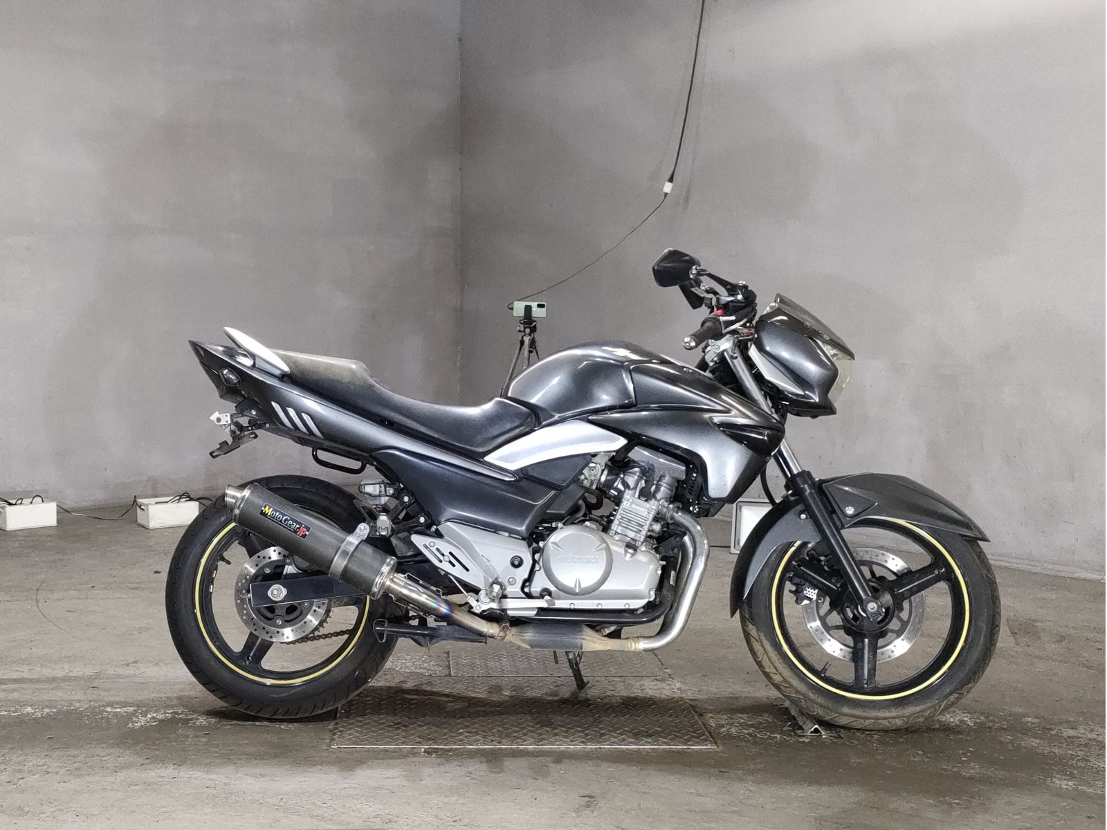 Suzuki GSR250