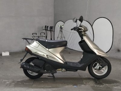 Suzuki ADDRESS V100