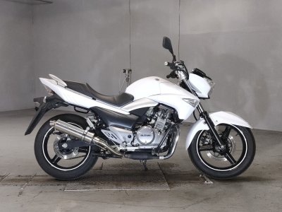 Suzuki GSR250