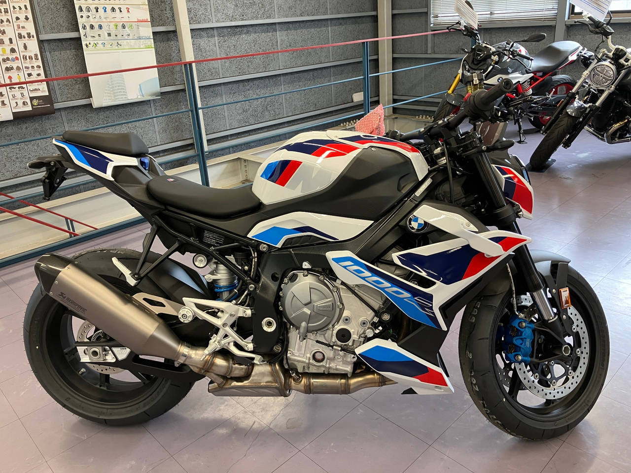 BMW M1000R 2024