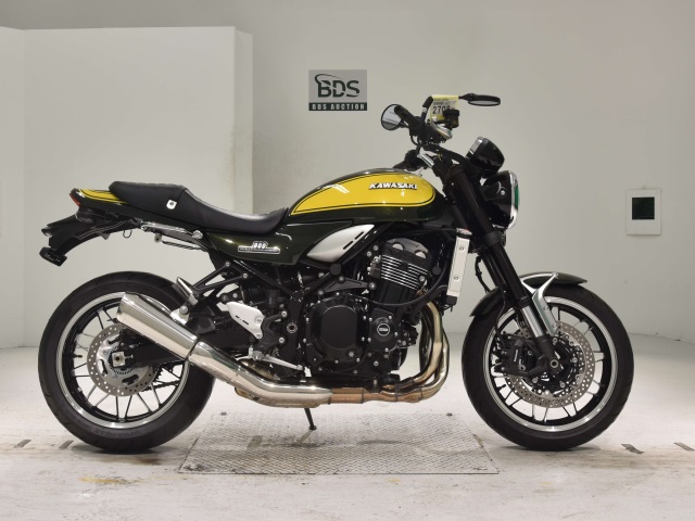 Kawasaki Z900RS 2023
