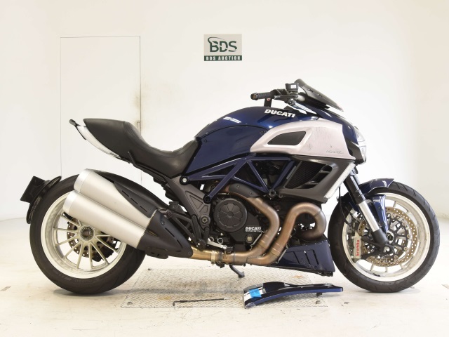 Ducati DIAVEL 2013