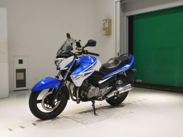 Suzuki GSR250