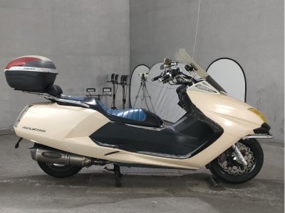 Yamaha MAGZAM 2006