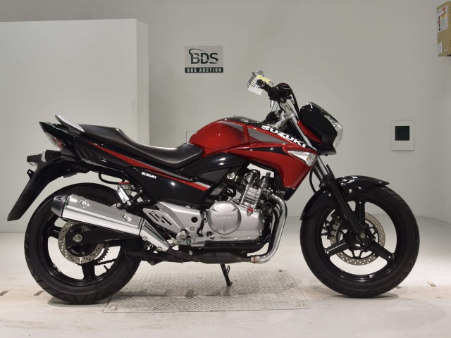 Suzuki GSR250